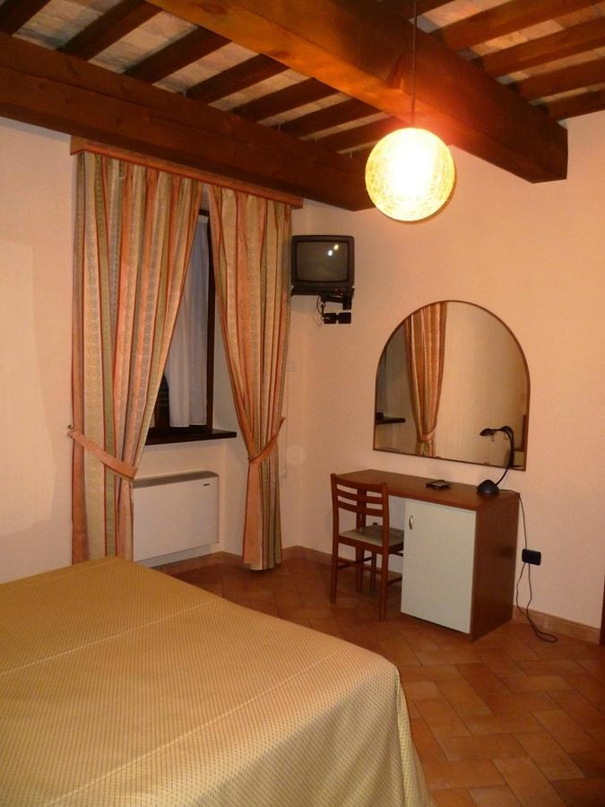 Hotel Santa Chiara Sant'Angelo in Vado Exterior photo